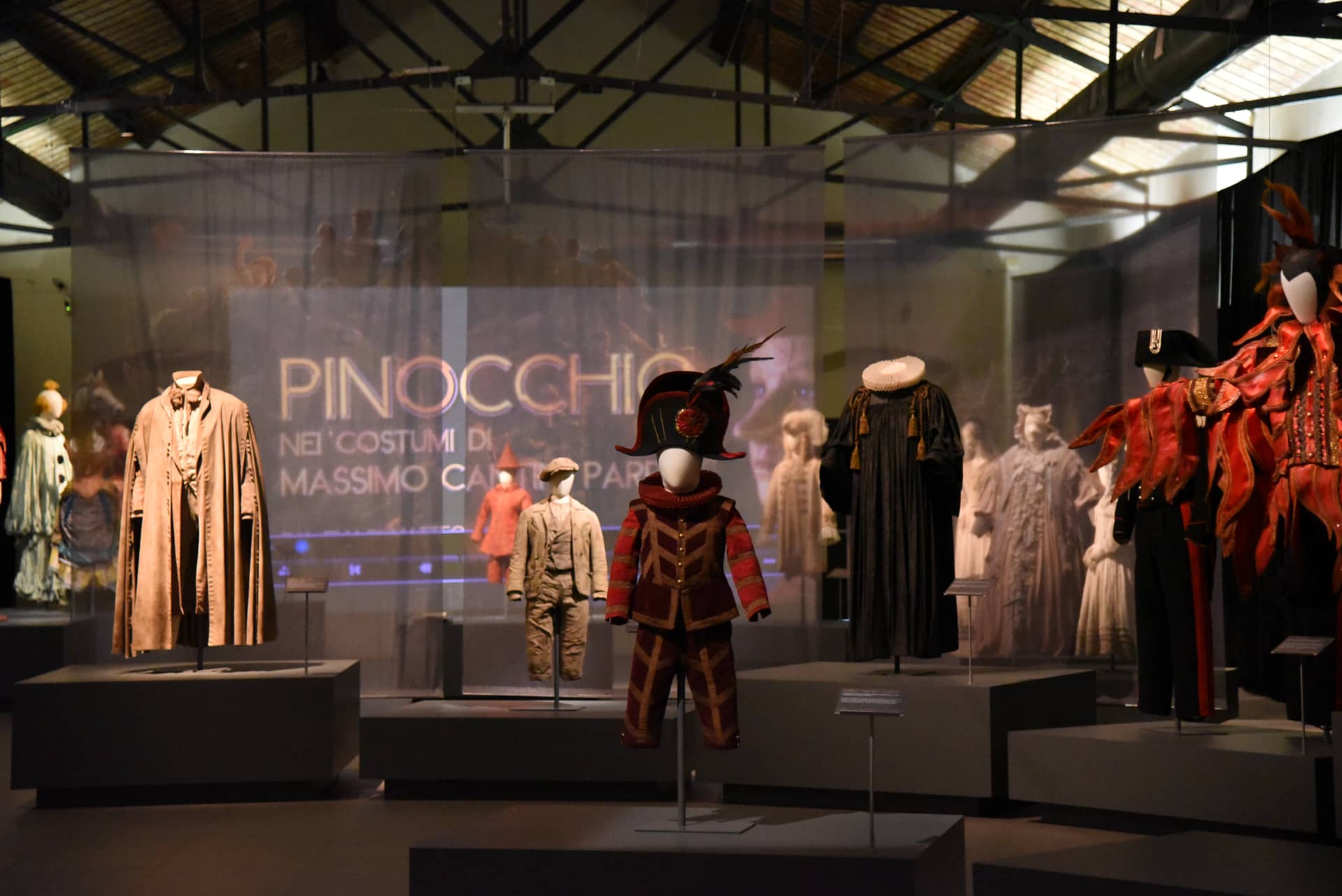 Pinocchio, le foto dei costumi in mostra al Museo del Tessuto di Prato -  Amica Foto 2